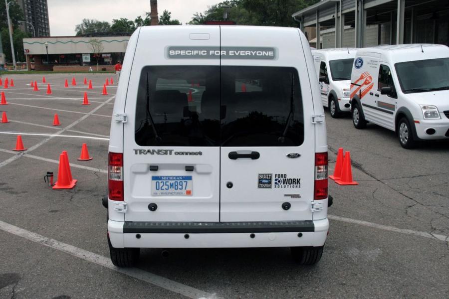  Ford Transit Connect 2010 года  (фото 44 из 109)